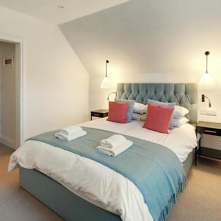 4 Bed In Oc-lr026 *