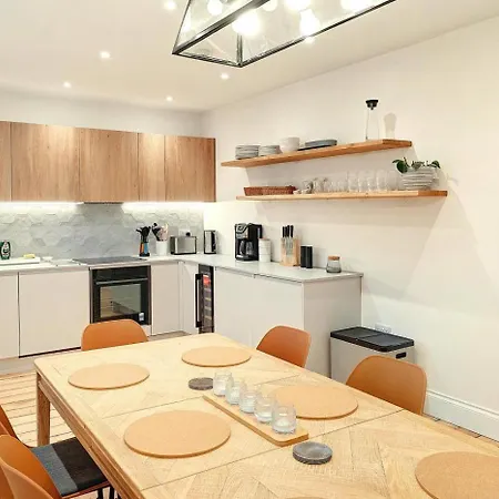 Beech Tops Apartment *